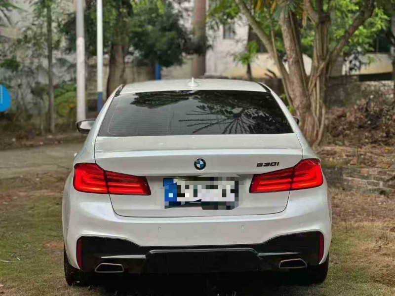 玉林19年宝马5系9