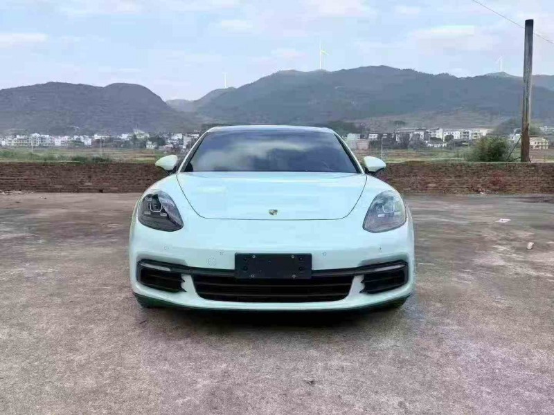 重庆19年保时捷帕拉梅拉1