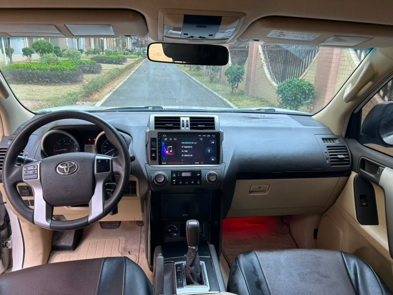 东莞18年丰田普拉多4