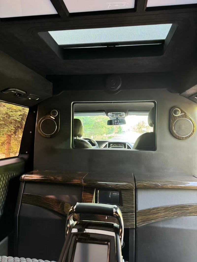 松原19年奔驰威霆5