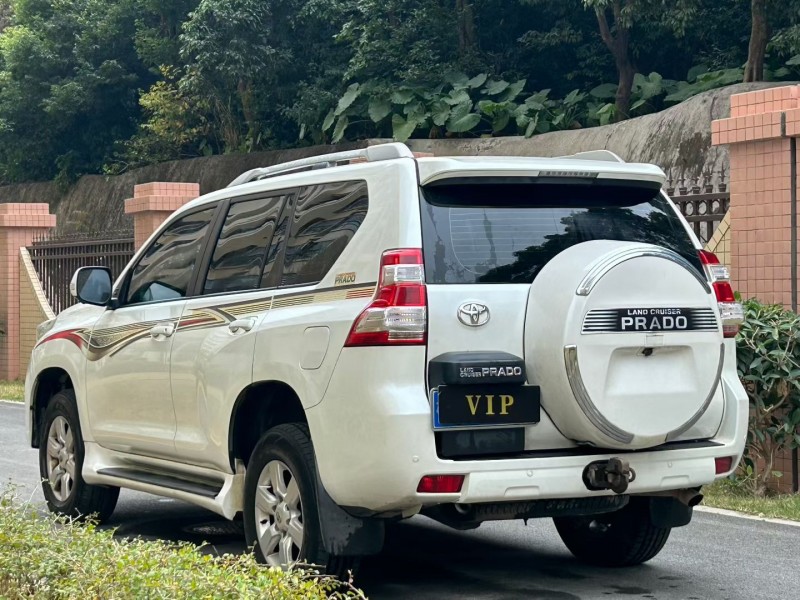 东莞18年丰田普拉多8