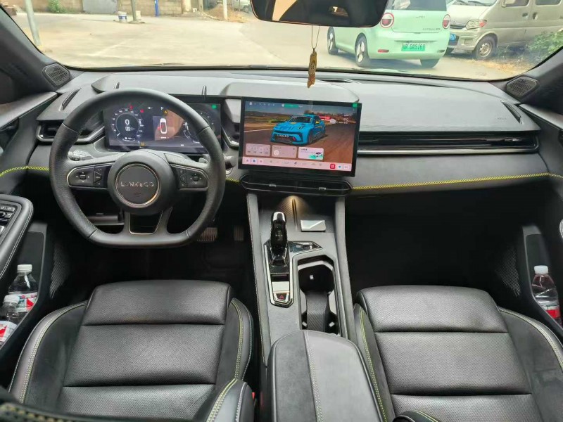 百色24年领克035