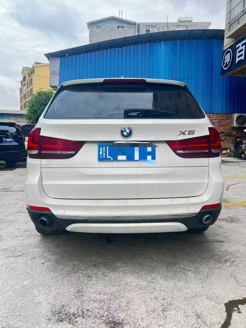 百色17年宝马X56