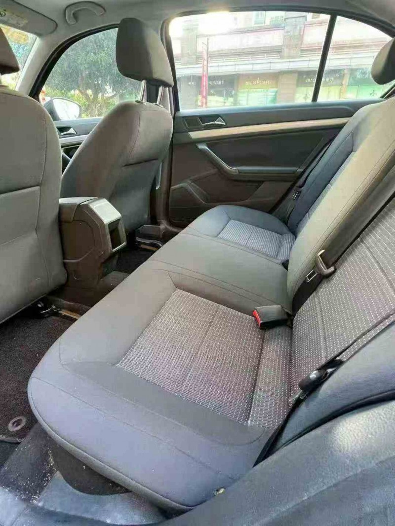 湛江19年大众迈腾5