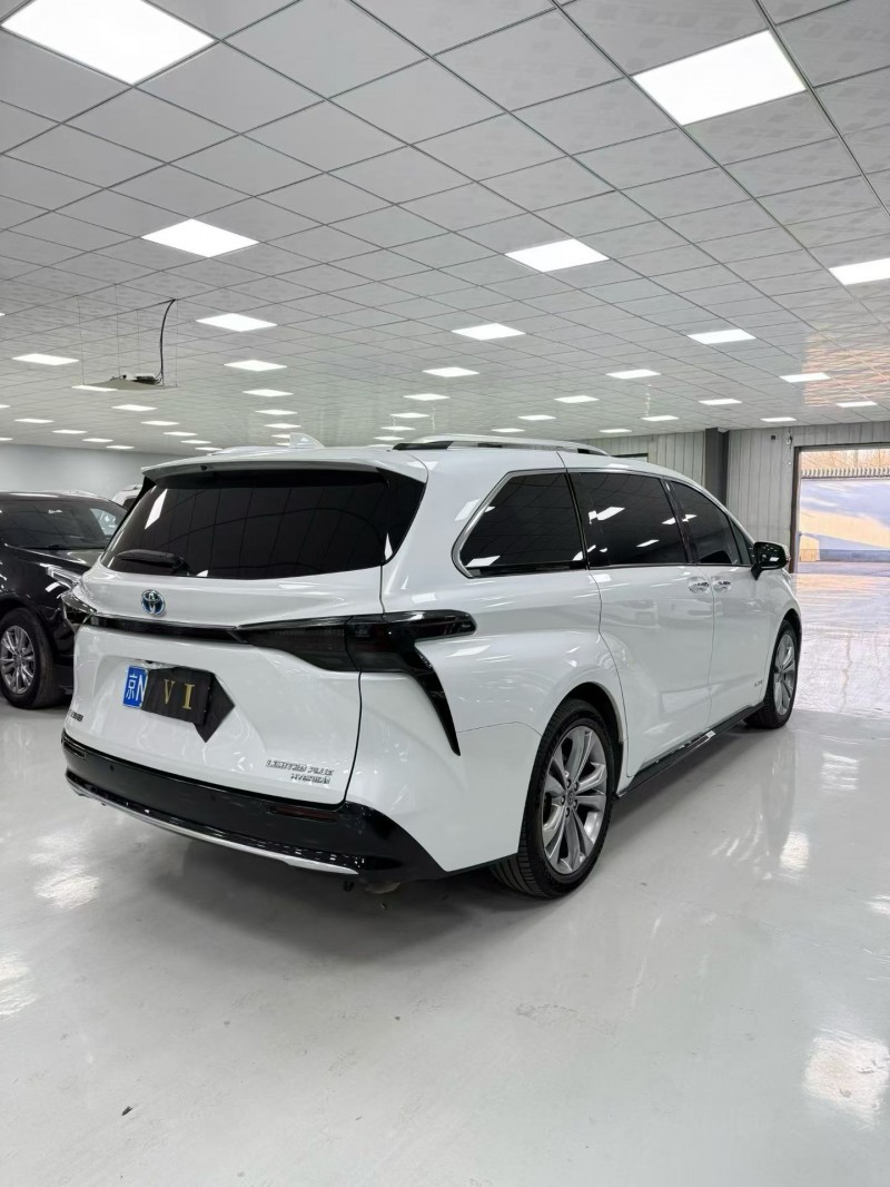 廊坊23年丰田塞纳3