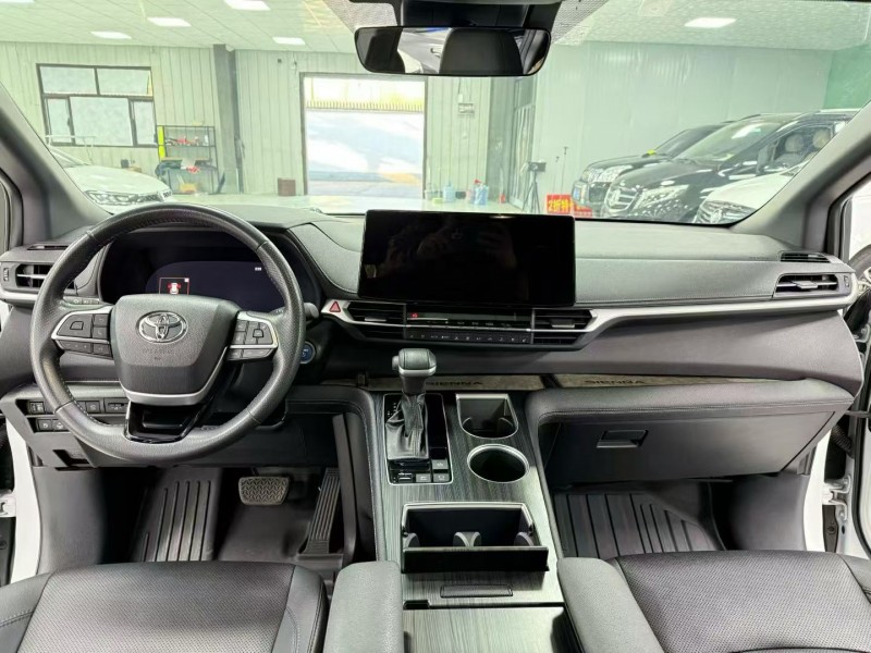 廊坊23年丰田塞纳9