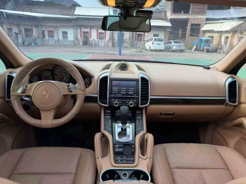 湛江14年保时捷卡宴4