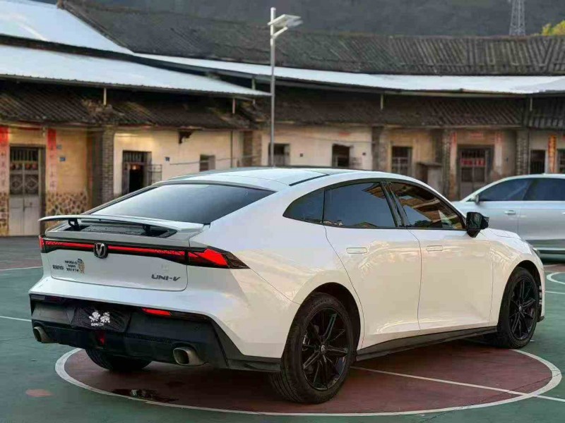 湛江25年长安汽车UNI7