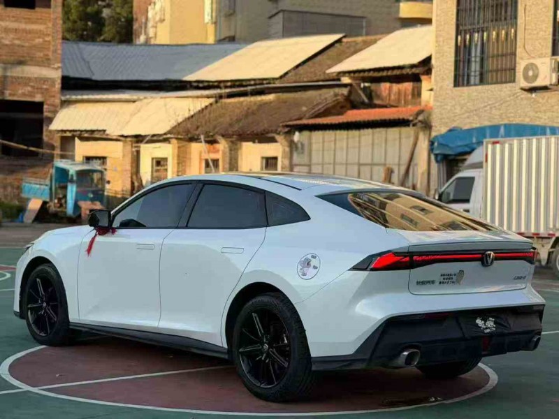 湛江25年长安汽车UNI8