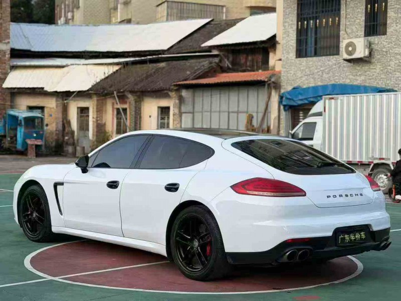 汕头16年保时捷帕拉梅拉7