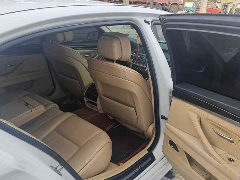 济宁13年宝马5系5