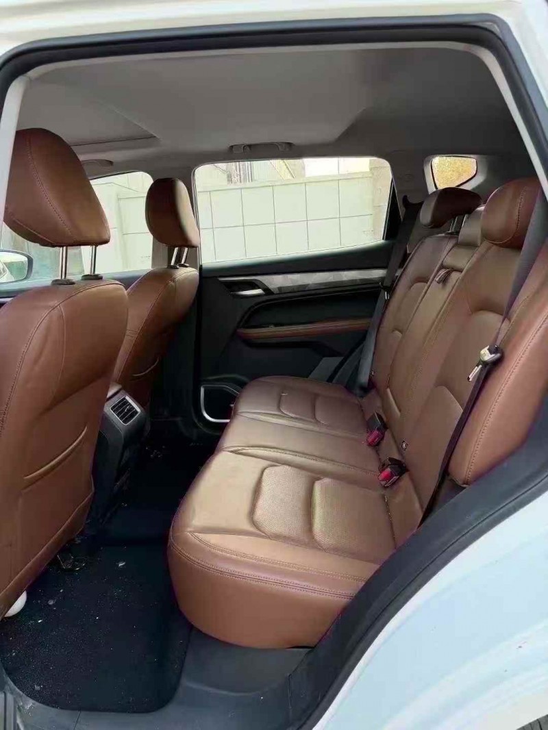 济宁23年吉利远景4