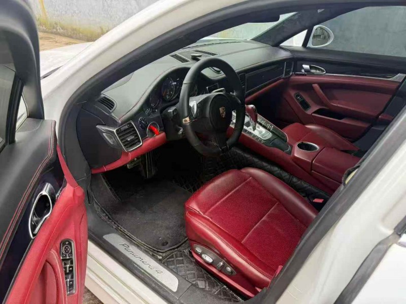 济宁13年保时捷帕拉梅拉6
