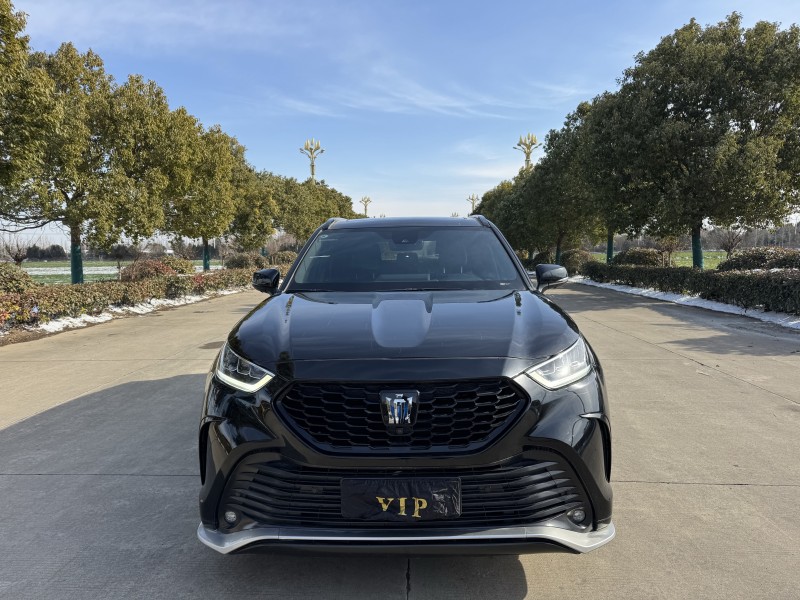 盐城23年丰田皇冠1