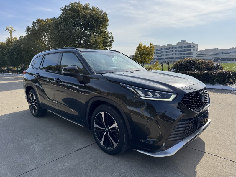 盐城23年丰田皇冠3