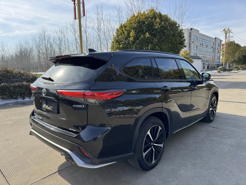 盐城23年丰田皇冠4