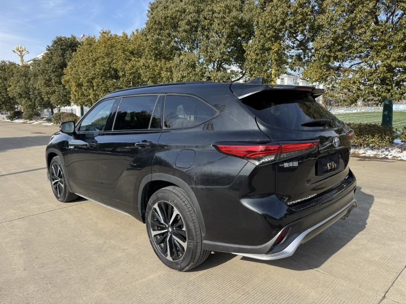 盐城23年丰田皇冠5