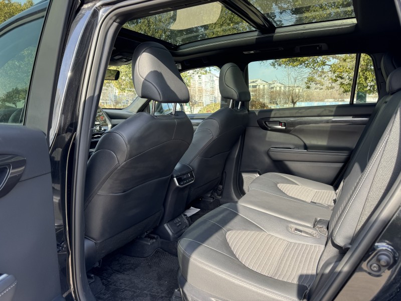 盐城23年丰田皇冠8