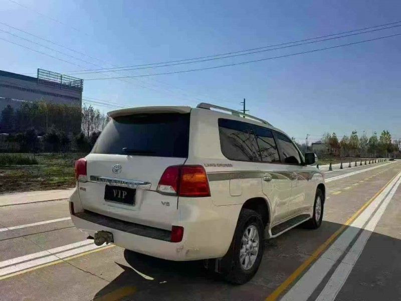 菏泽14年丰田兰德酷路泽8