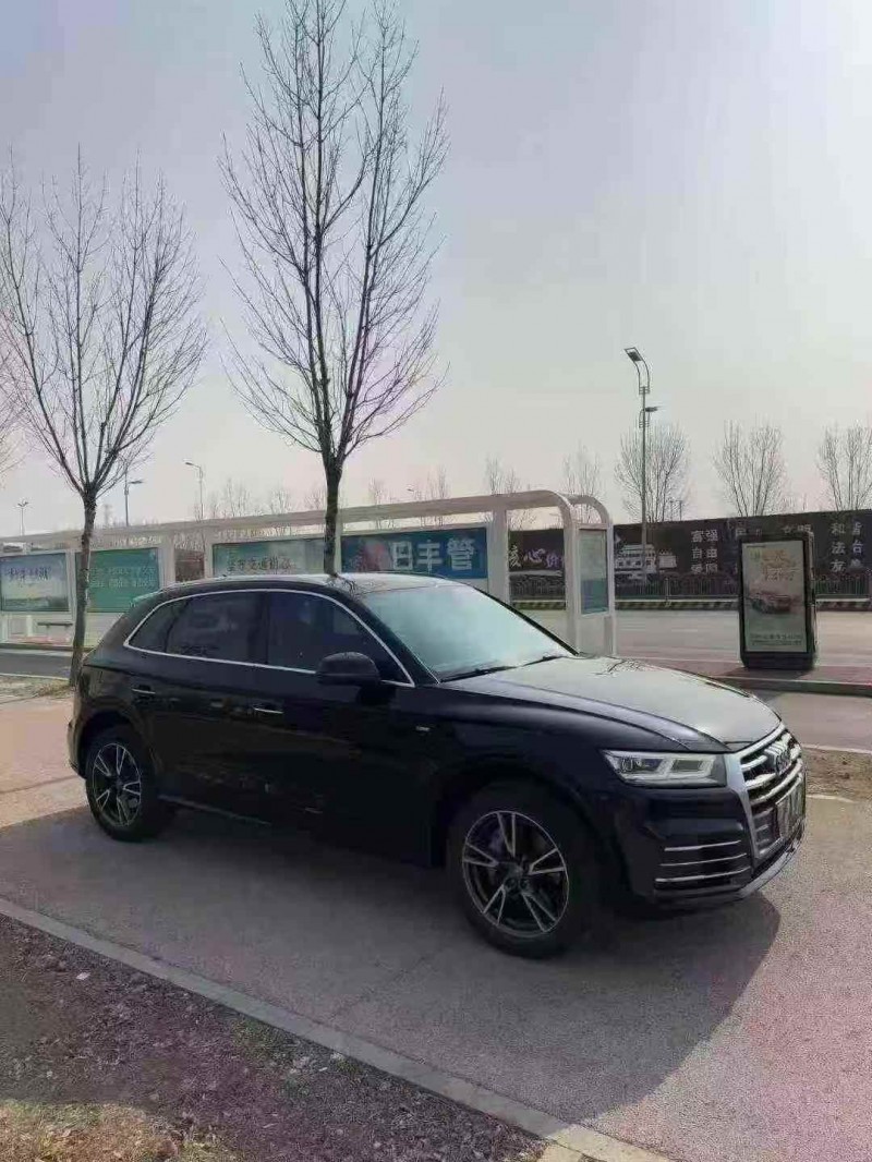 济宁19年奥迪Q53