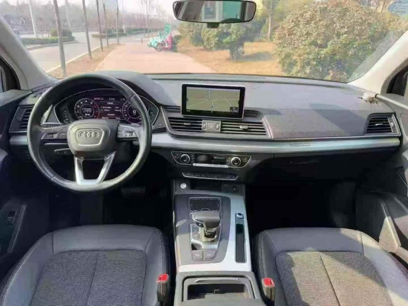 济宁19年奥迪Q54