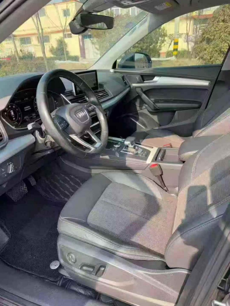 济宁19年奥迪Q56