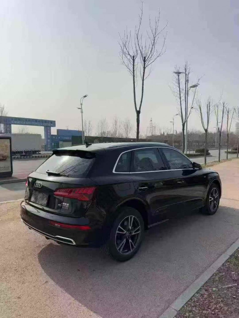 济宁19年奥迪Q57