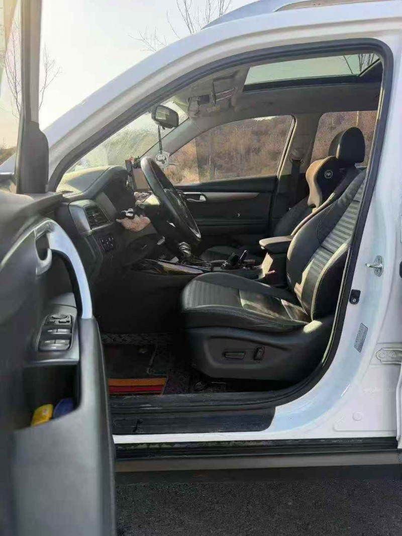 邢台20年起亚智跑6