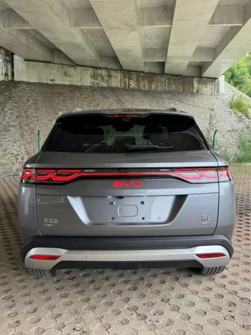 松原25年比亚迪宋9