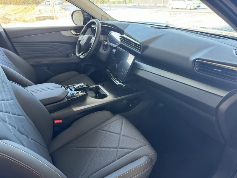 松原25年凯翼昆仑5