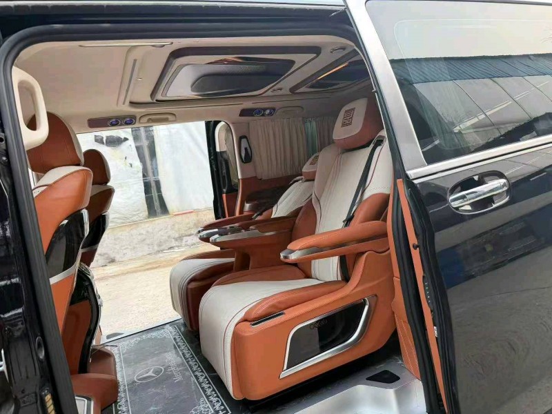 徐州22年奔驰威霆4