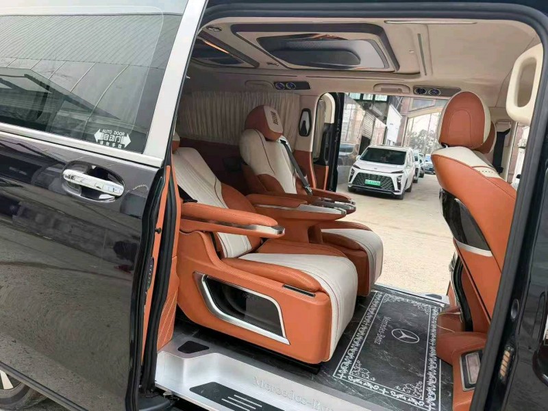 徐州22年奔驰威霆7