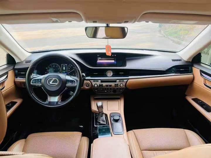 烟台18年雷克萨斯ES3