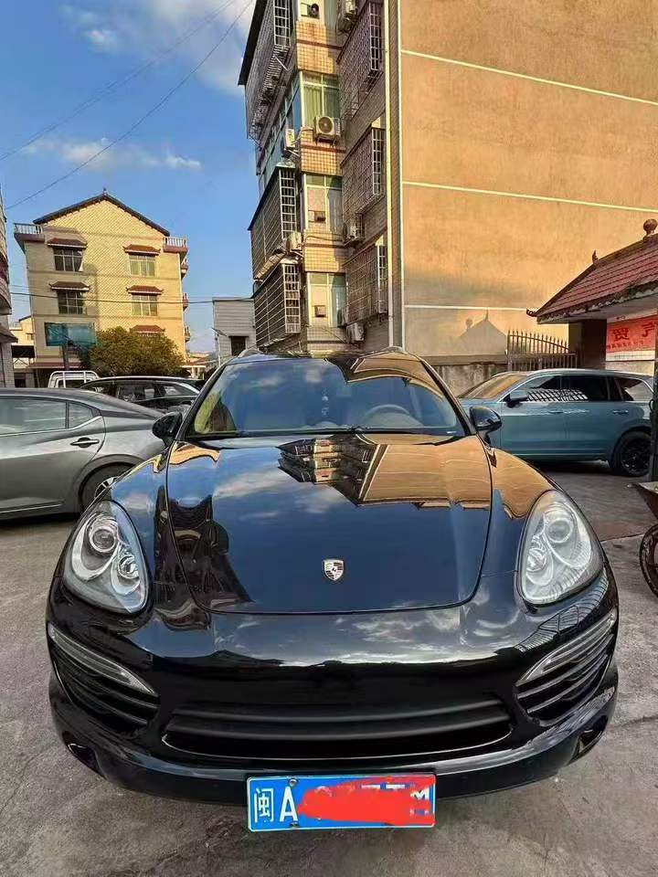 张家界14年保时捷卡宴1