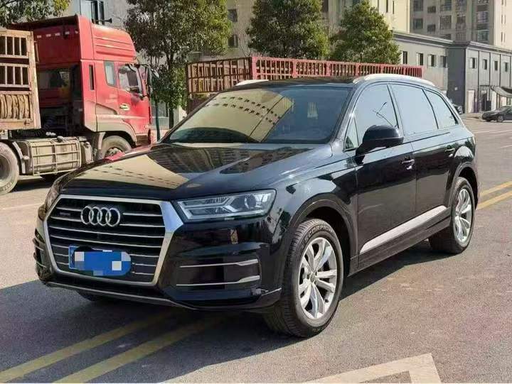 张家界17年奥迪Q73