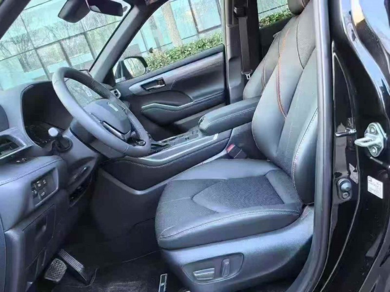 秦皇岛25年丰田皇冠5