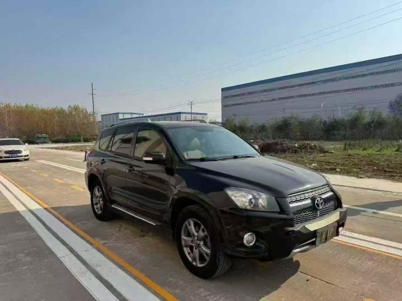 菏泽13年丰田RAV42