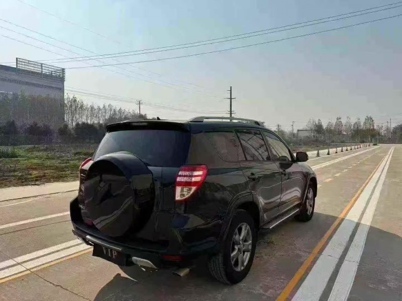 菏泽13年丰田RAV47
