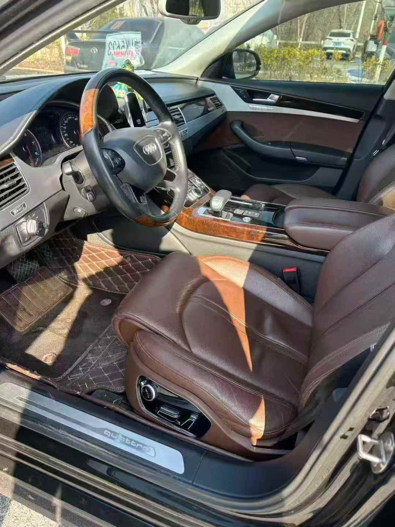 济宁18年奥迪A8L4