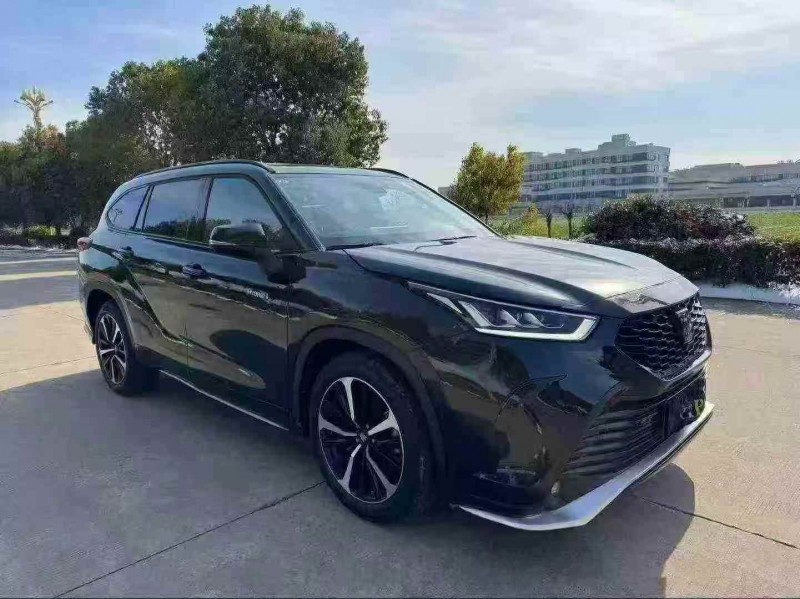 连云港23年丰田皇冠3