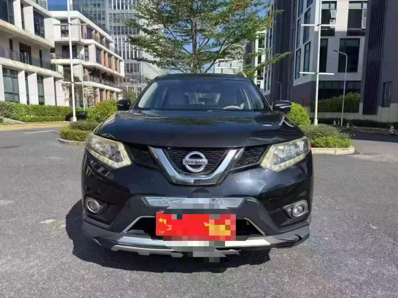 广州16年日产奇骏1