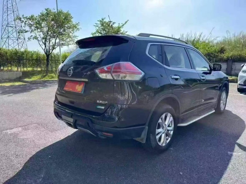 广州16年日产奇骏8