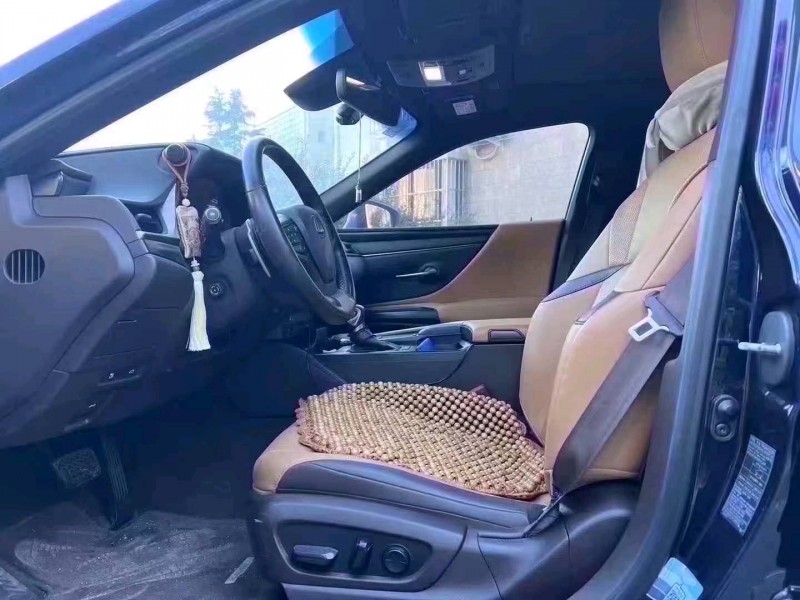 青岛20年雷克萨斯ES8