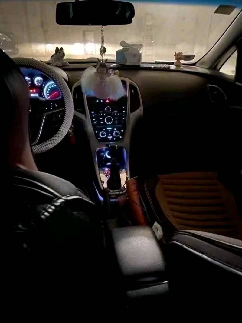 青岛15年别克英朗7