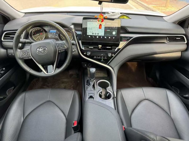 南宁23年丰田凯美瑞5