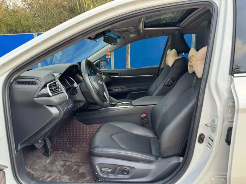 南宁23年丰田凯美瑞6