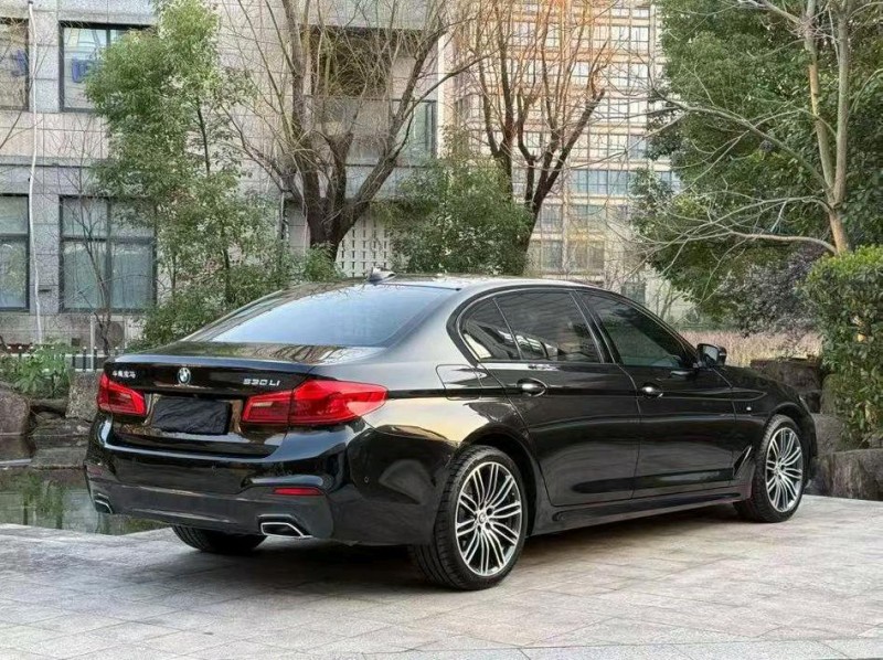 郑州18年宝马5系9