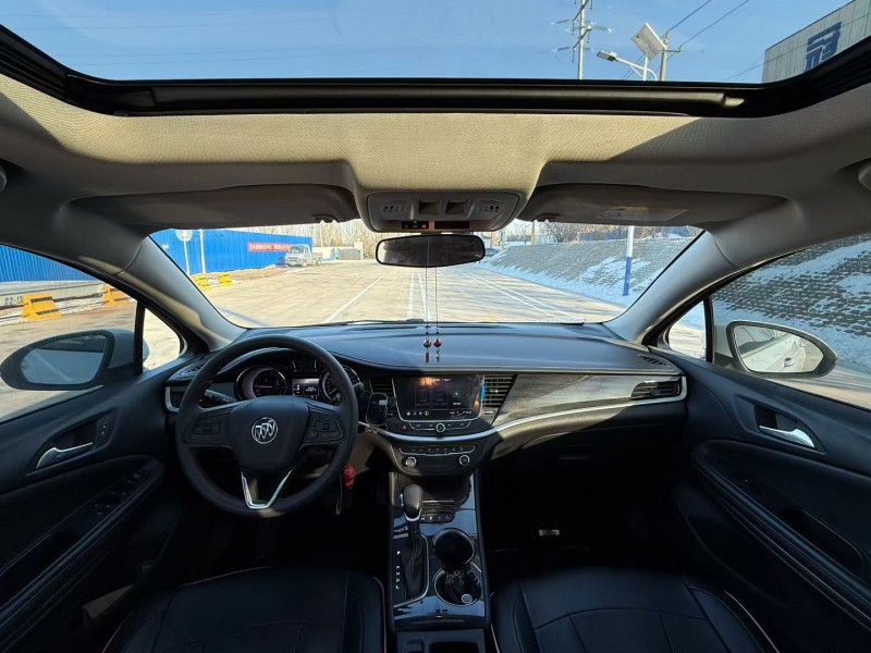 青岛21年别克威朗4