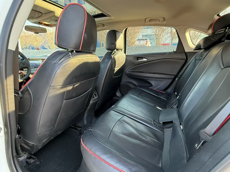 青岛21年别克威朗5