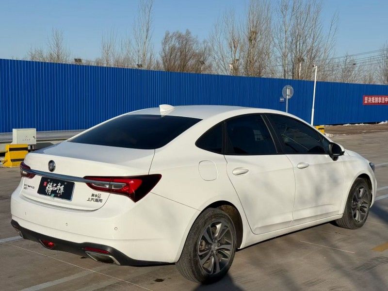 青岛21年别克威朗7